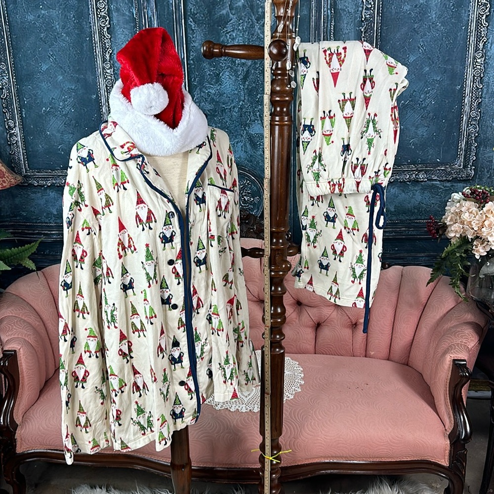 Comfy well worn XL Christmas Gnome PJs flannel